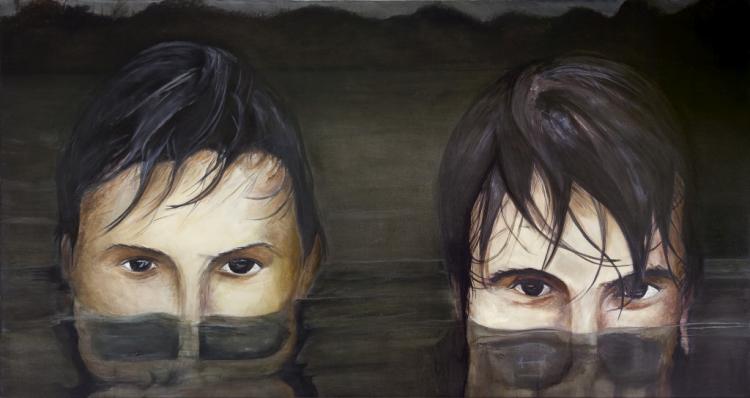 Deux garçons dans l’eau